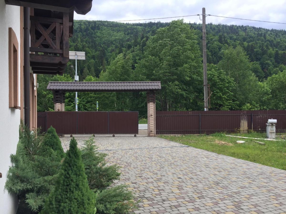 Карпатський Готель Олександрія Mikuliczyn Zewnętrze zdjęcie